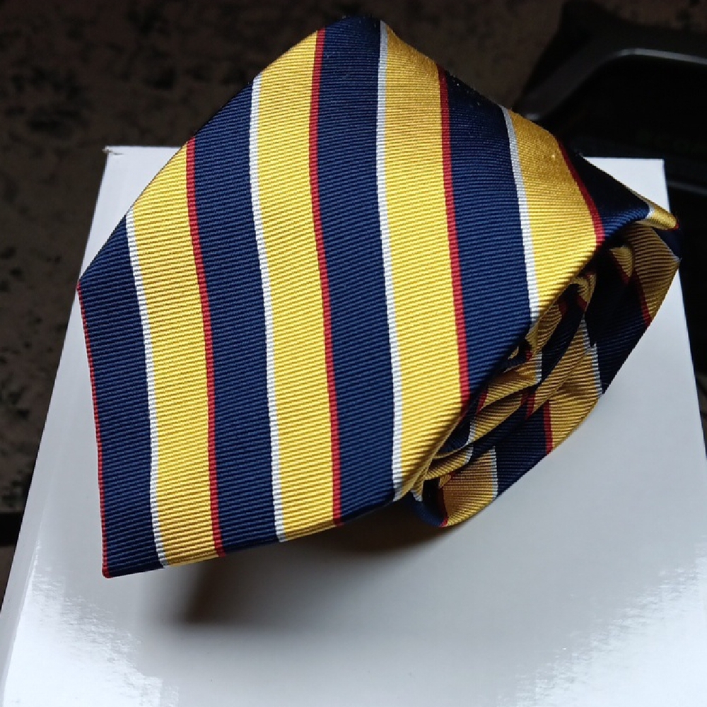 Jos‎ A Bank Elegant Silk Striped Repp Tie in Yellow and Blue